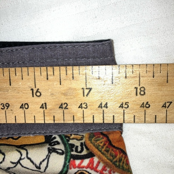 Matix waist 35” Velcro tie front Board Shorts with patch / logo print material - Picture 10 of 16